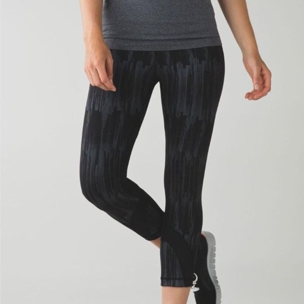 Lululemon Inspire Crop II Sz 4